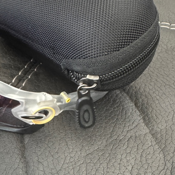 NEW !  Oakley Black and Yellow Men's Glasses / SHARP ! - Picture 5 of 8